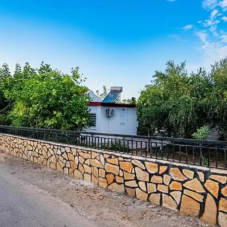 Helen's Countryside House